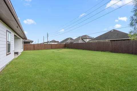 Exterior - 7018 Whispering Leaf St, Rosenberg, TX 77469 photo 5 of 7