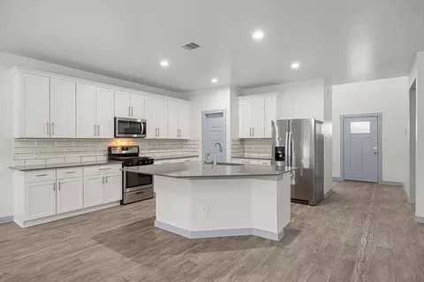 Kitchen - 7018 Whispering Leaf St, Rosenberg, TX 77469 photo 4 of 4
