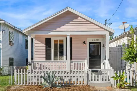 2520 Avenue L, Galveston, TX 77550