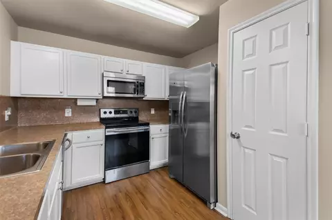 Kitchen - 14099 Running Bear Dr, Willis, TX 77378 photo 4 of 4