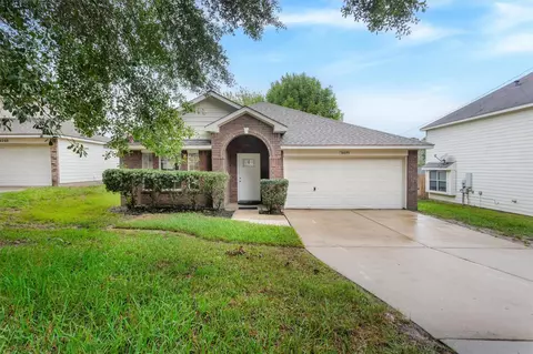 Exterior - 14099 Running Bear Dr, Willis, TX 77378 photo 4 of 6
