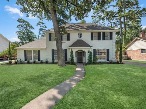 711 Lodgehill Ln, Houston, TX 77090