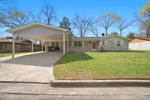 209 Red Oak St, Livingston, TX 77351