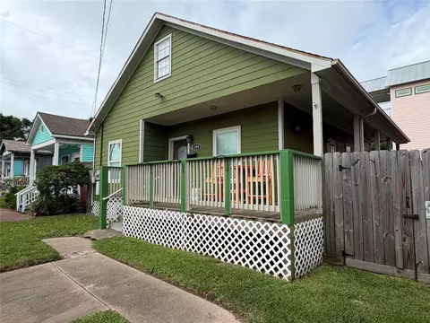 1209 11th St, Galveston, TX 77550