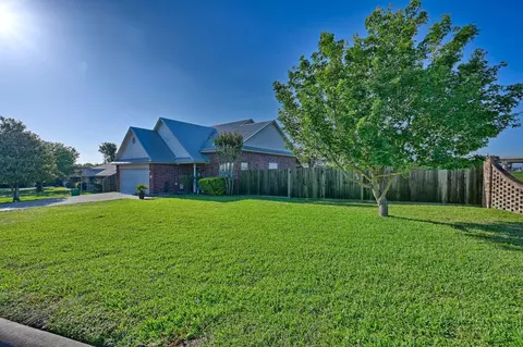 1200 Cheyenne Dr, Brenham, TX 77833