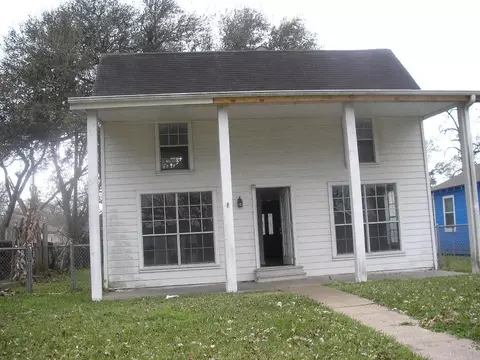 809 8th Ave N, Texas City, TX 77590