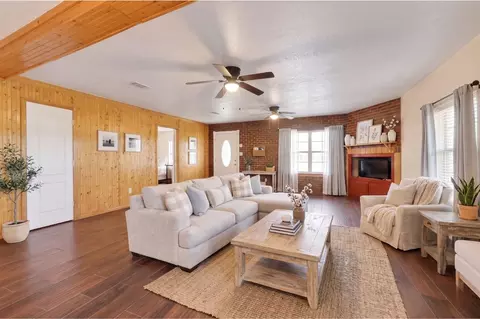 6014 Linda Dr, Rosharon, TX 77583