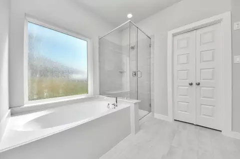 Bath - 24523 Broad Park Ct, Spring, TX 77373 photo 3 of 6