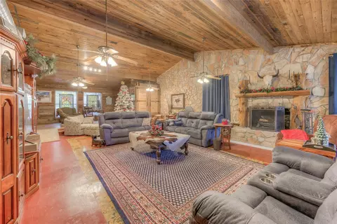 300 L Green Rd, Cleveland, TX 77328