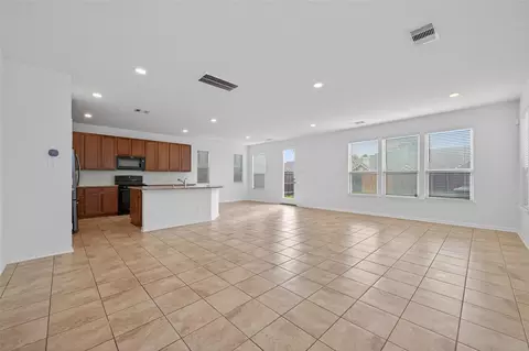 611 Ash Mill Dr, Houston, TX 77090