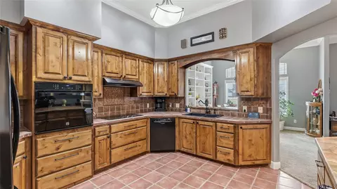 Kitchen - 135 Apache, Franklin, TX 77856 photo 3 of 5