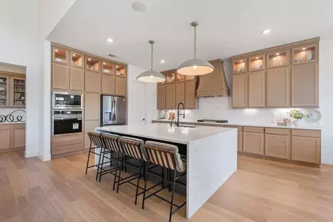 2401 Barton Creek Trl, Friendswood, TX 77546