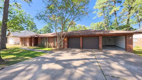 2118 Eagle Point Rd, Crosby, TX 77532