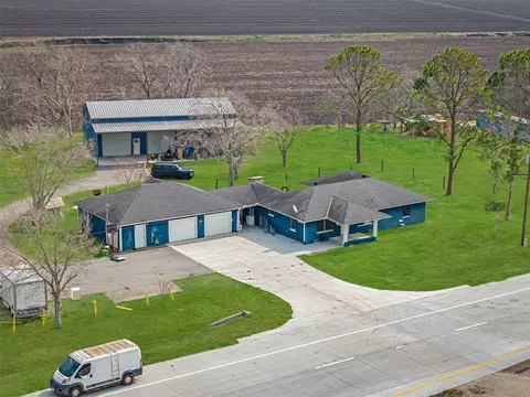 28539 Highway 36, Damon, TX 77430