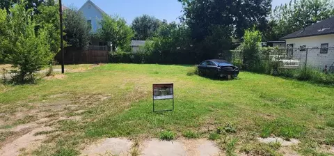2210 Bringhurst St, Houston, TX 77026