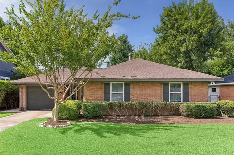 2106 Saxon Dr, Houston, TX 77018