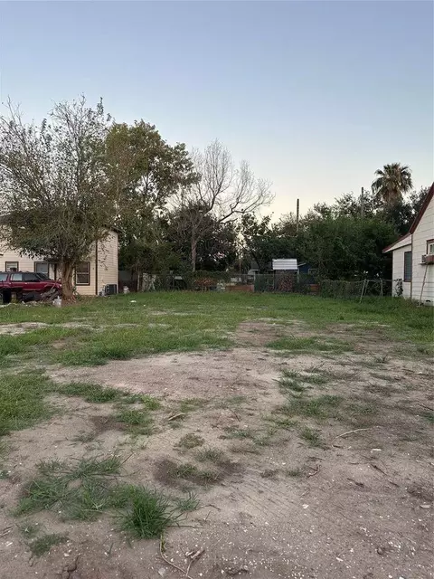 6711 Eastwood St, Houston, TX 77021