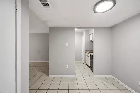 9616 Long Point Rd #33, Houston, TX 77055
