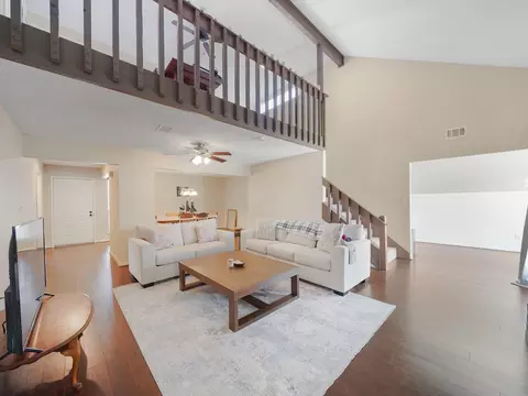 2239 Highland Hills Dr, Sugar Land, TX 77478