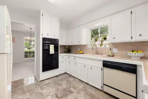 Kitchen - 17407 Loring Ln, Spring, TX 77388 photo 3 of 4