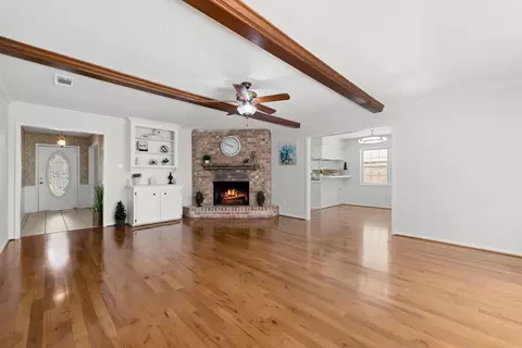 Living - 17407 Loring Ln, Spring, TX 77388 photo 4 of 6