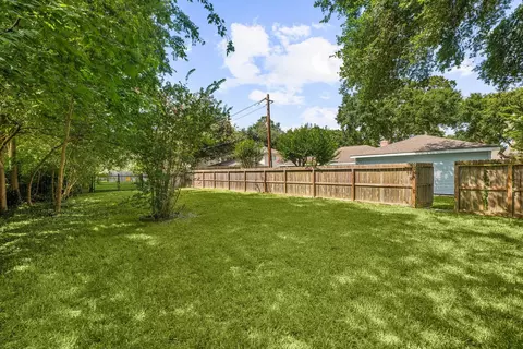 Exterior - 17407 Loring Ln, Spring, TX 77388 photo 12 of 13