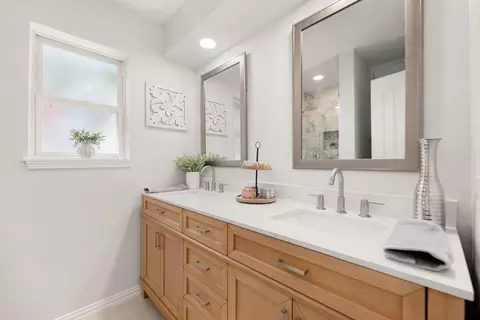 Bath - 17407 Loring Ln, Spring, TX 77388 photo 2 of 3