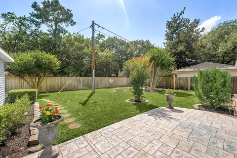 Exterior - 17407 Loring Ln, Spring, TX 77388 photo 11 of 13