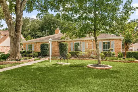 Exterior - 17407 Loring Ln, Spring, TX 77388 photo 3 of 13