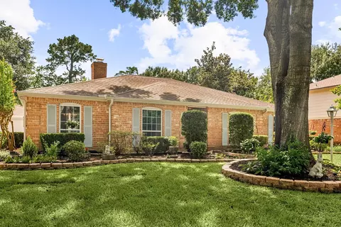 Exterior - 17407 Loring Ln, Spring, TX 77388 photo 4 of 13