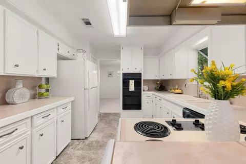 Kitchen - 17407 Loring Ln, Spring, TX 77388 photo 1 of 4
