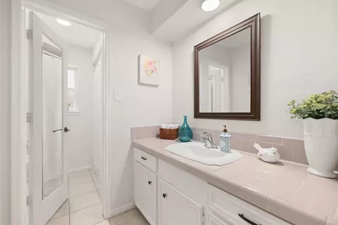Bath - 17407 Loring Ln, Spring, TX 77388 photo 1 of 3