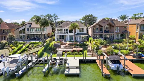 932 Plantation St, League City, TX 77573