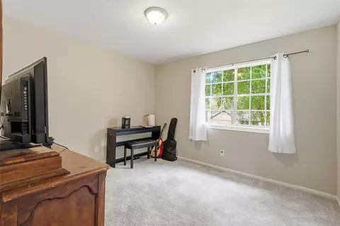 Bedroom - 25518 Long Hill Lane Ln, Spring, TX 77373 photo 6 of 8