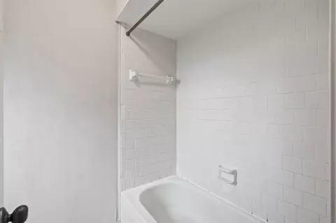 Bath - 25518 Long Hill Lane Ln, Spring, TX 77373 photo 3 of 3