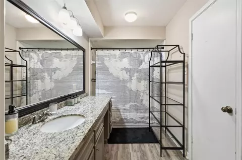 Bath - 25518 Long Hill Lane Ln, Spring, TX 77373 photo 1 of 3