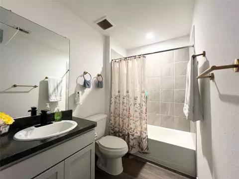 Bath - 5226 Castlebury Meadows Dr, Spring, TX 77373 photo 3 of 4