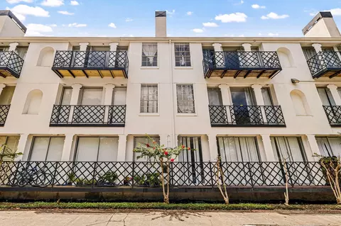 2333 Bering Dr #306, Houston, TX 77057