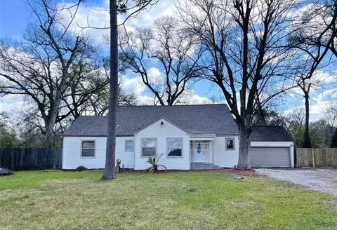 7230 Sims Dr, Houston, TX 77061