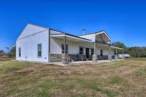 1100 Calhoun Rd, Eagle Lake, TX 77434