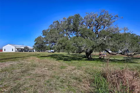 1100 Calhoun Rd, Eagle Lake, TX 77434 photo 4