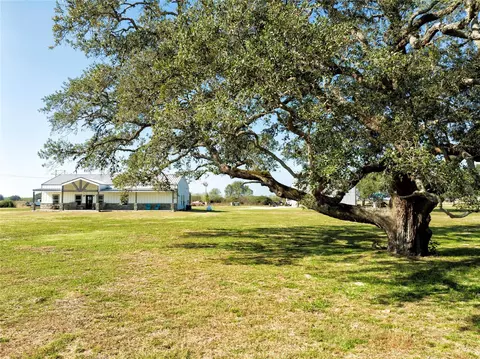 1100 Calhoun Rd, Eagle Lake, TX 77434 photo 3