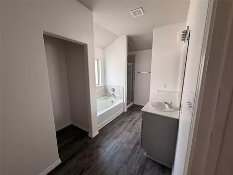 Bath - 2028 Cedar Tree Ct, Conroe, TX 77301 photo 1 of 2