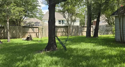 Exterior - 6614 Ambercrest Dr, Spring, TX 77389 photo 4 of 6