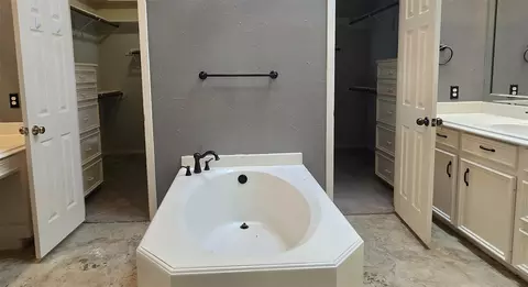 Bath - 6614 Ambercrest Dr, Spring, TX 77389 photo 1 of 3