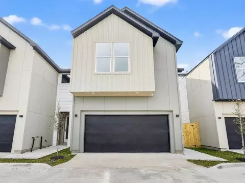 953 Highland Light Ln, Houston, TX 77091