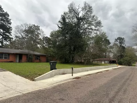 769 S Peachtree St, Jasper, TX 75951