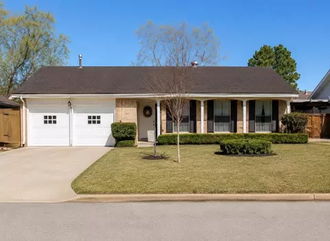 10911 Sageleaf Ln, Houston, TX 77089