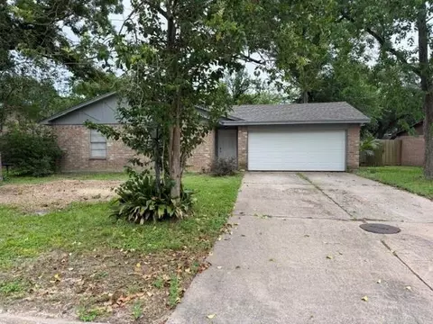 1923 Delphi Ln, Houston, TX 77067