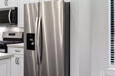 Kitchen - 2039 Forest Stream Way, Conroe, TX 77304 photo 4 of 8